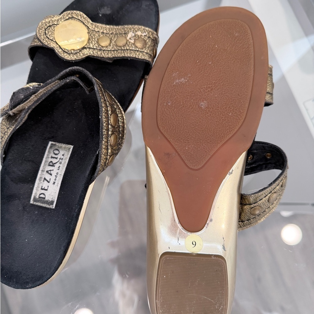 Dezario Gold Slides Sandals (9) - Picture 3 of 6